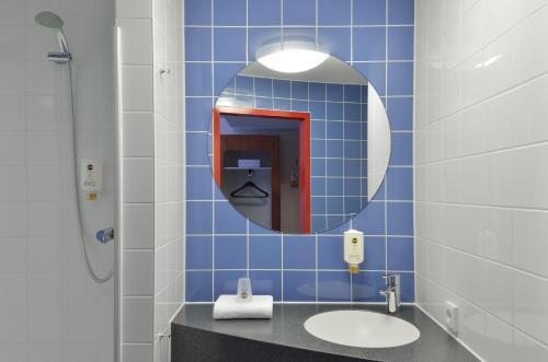 B&B Hotel Hamburg-Altona Экстерьер фото